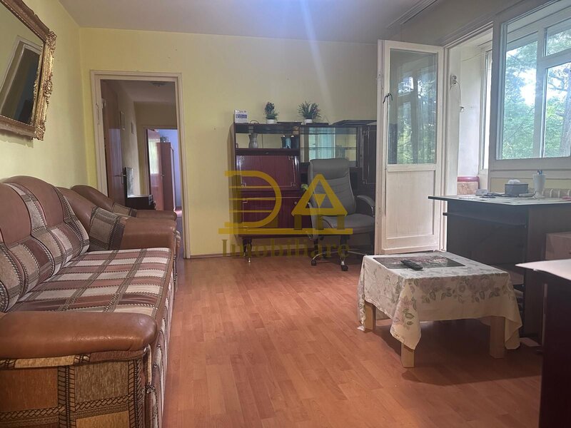 Brancoveanu, apartament 3 camere de renovat, zona verde si linistita