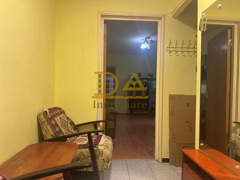 Brancoveanu, apartament 3 camere de renovat, zona verde si linistita