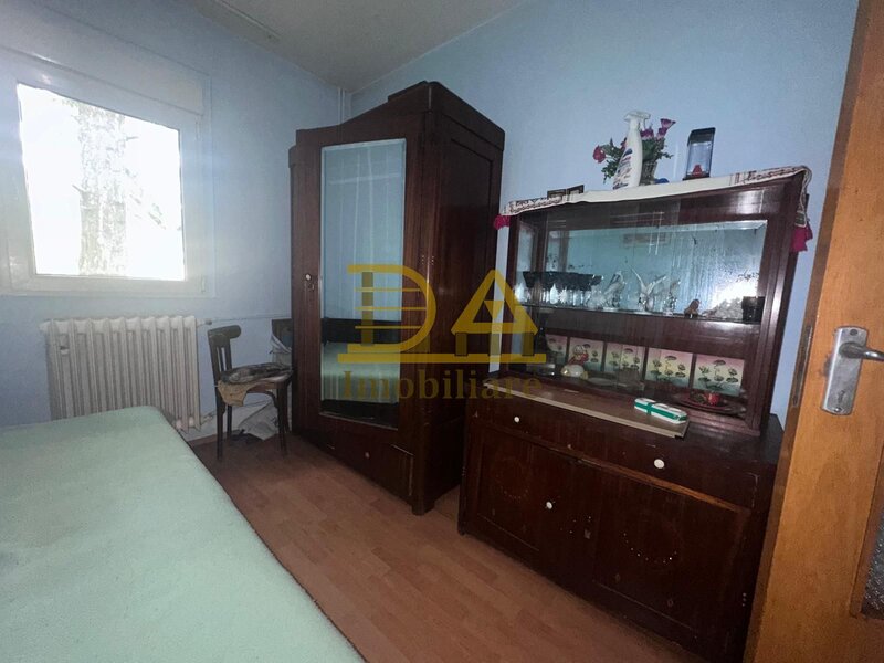 Brancoveanu, apartament 3 camere de renovat, zona verde si linistita