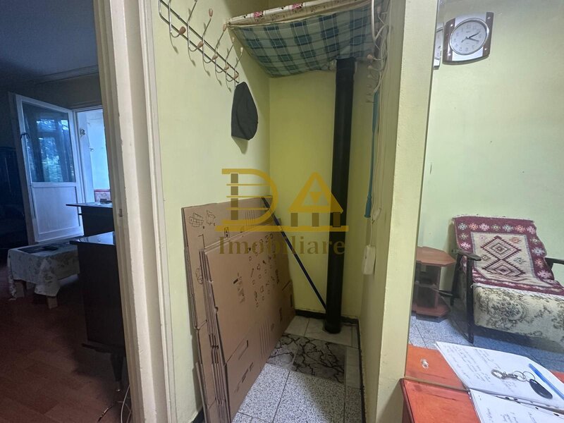 Brancoveanu, apartament 3 camere de renovat, zona verde si linistita