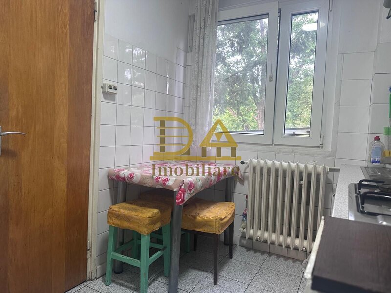 Brancoveanu, apartament 3 camere de renovat, zona verde si linistita