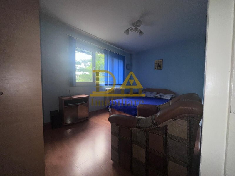 Brancoveanu, apartament 3 camere de renovat, zona verde si linistita