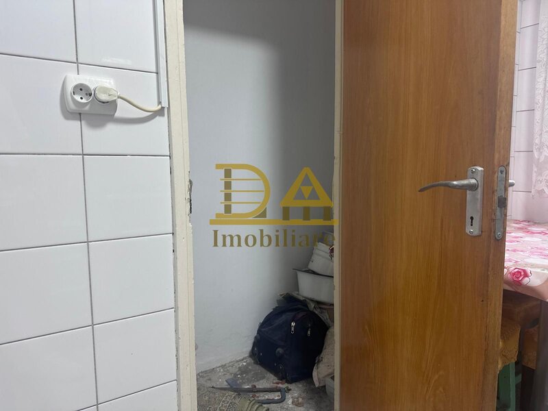 Brancoveanu, apartament 3 camere de renovat, zona verde si linistita